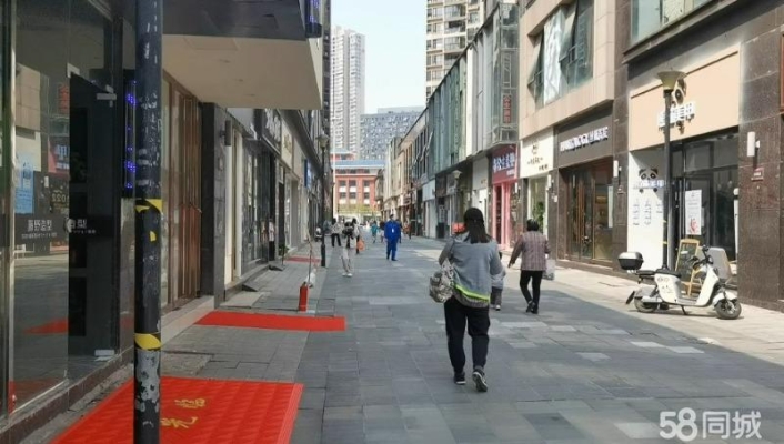 (出租)门面出租|菱角湖万达店铺出租醒目门头，超大招牌，人气足，欢迎实地考察。