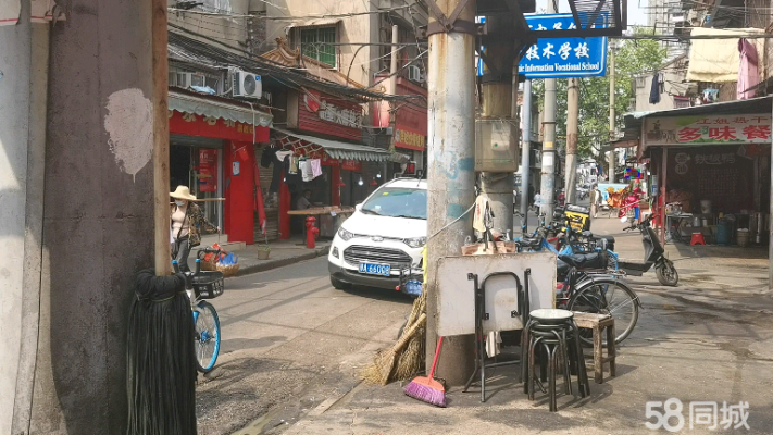 (转让)江汉路附近餐饮一条街美食小吃旺铺急转，价格可谈，欢迎实地考察